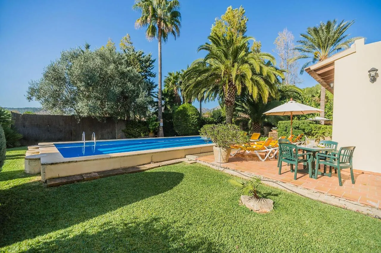 Cati Sontoiri Villa Pollenca
