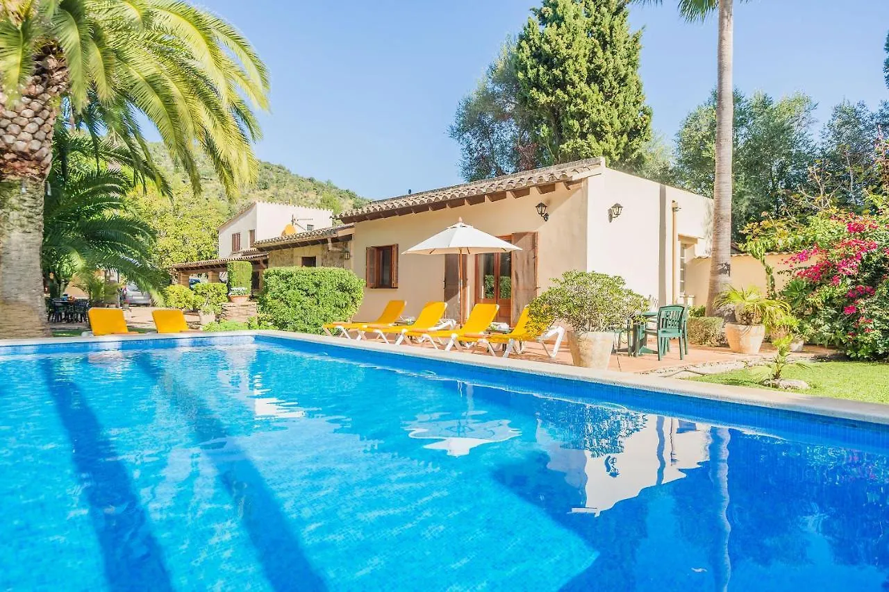 Cati Sontoiri Villa Pollenca Spain